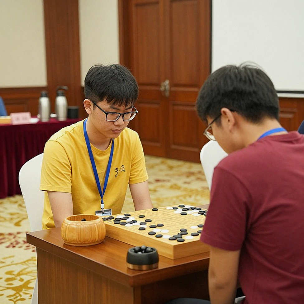 Khi tiêu đề FIDE che khuất tiếng vọng khán đài trống: Bài học từ khóa chống Scotch Khi tiêu đề FIDE che khuất tiếng vọng khán đài trống: Bài học từ khóa chống Scotch