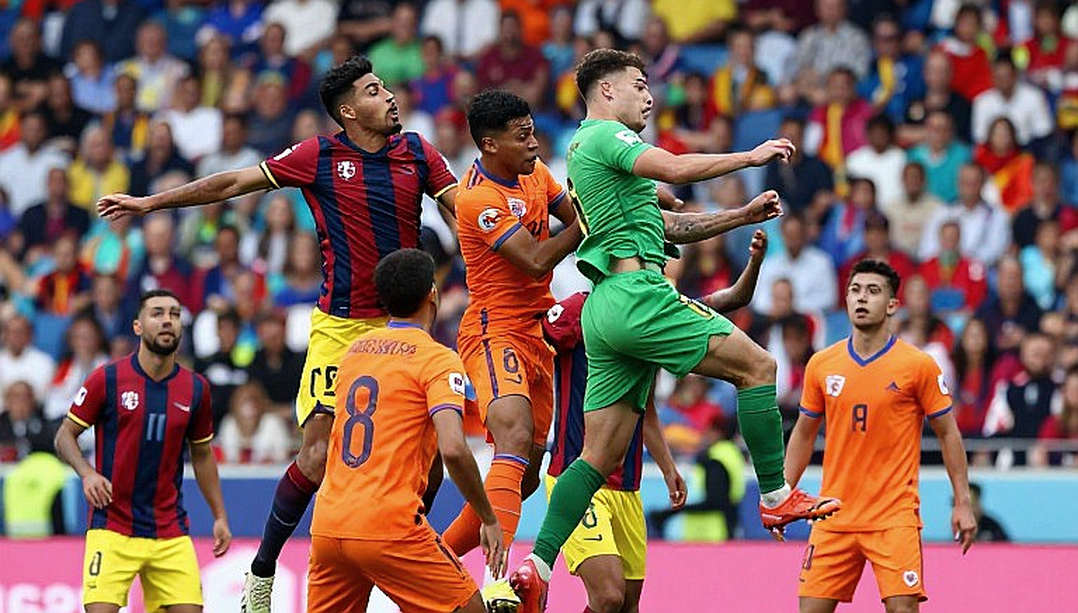 Thị trường chuyển nhượng V.League: Đọc bản hợp đồng bằng chuỗi bằng chứng