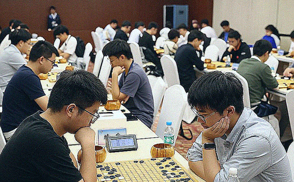 ChessBase Magazine #225: The Spatial Map of Prague and 27 Miniatures That Force Us to Look Again ChessBase Magazine #225: The Spatial Map of Prague and 27 Miniatures That Force Us to Look Again