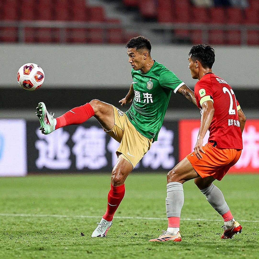 Đêm không đèn ở Tân An: Long An hòa Thép Cần Thơ 0-0 và những vết nứt của bóng đá hạng dưới