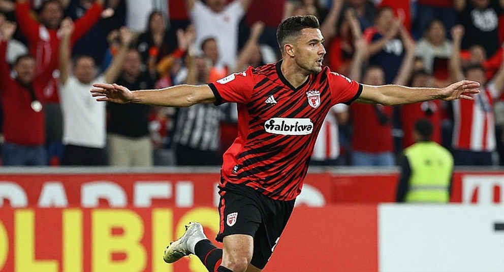 Blessin đến Gladbach: Người mang nhịp Rangnick về sân vận động đang nín thở Blessin đến Gladbach: Người mang nhịp Rangnick về sân vận động đang nín thở