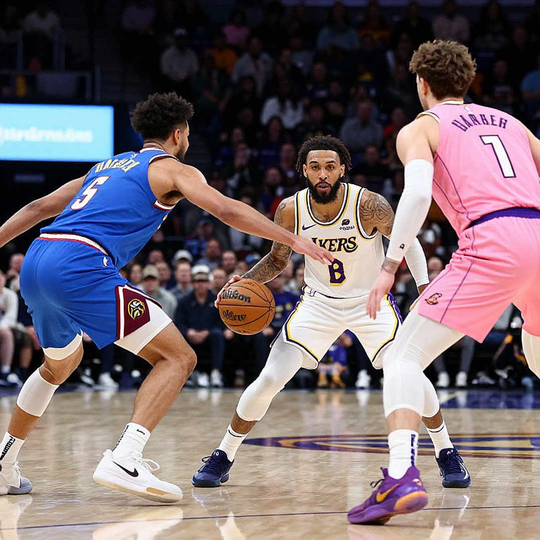Tuổi 38 và 43 trận: Stephen Curry đang đàm phán lại giới hạn của chính mình Tuổi 38 và 43 trận: Stephen Curry đang đàm phán lại giới hạn của chính mình