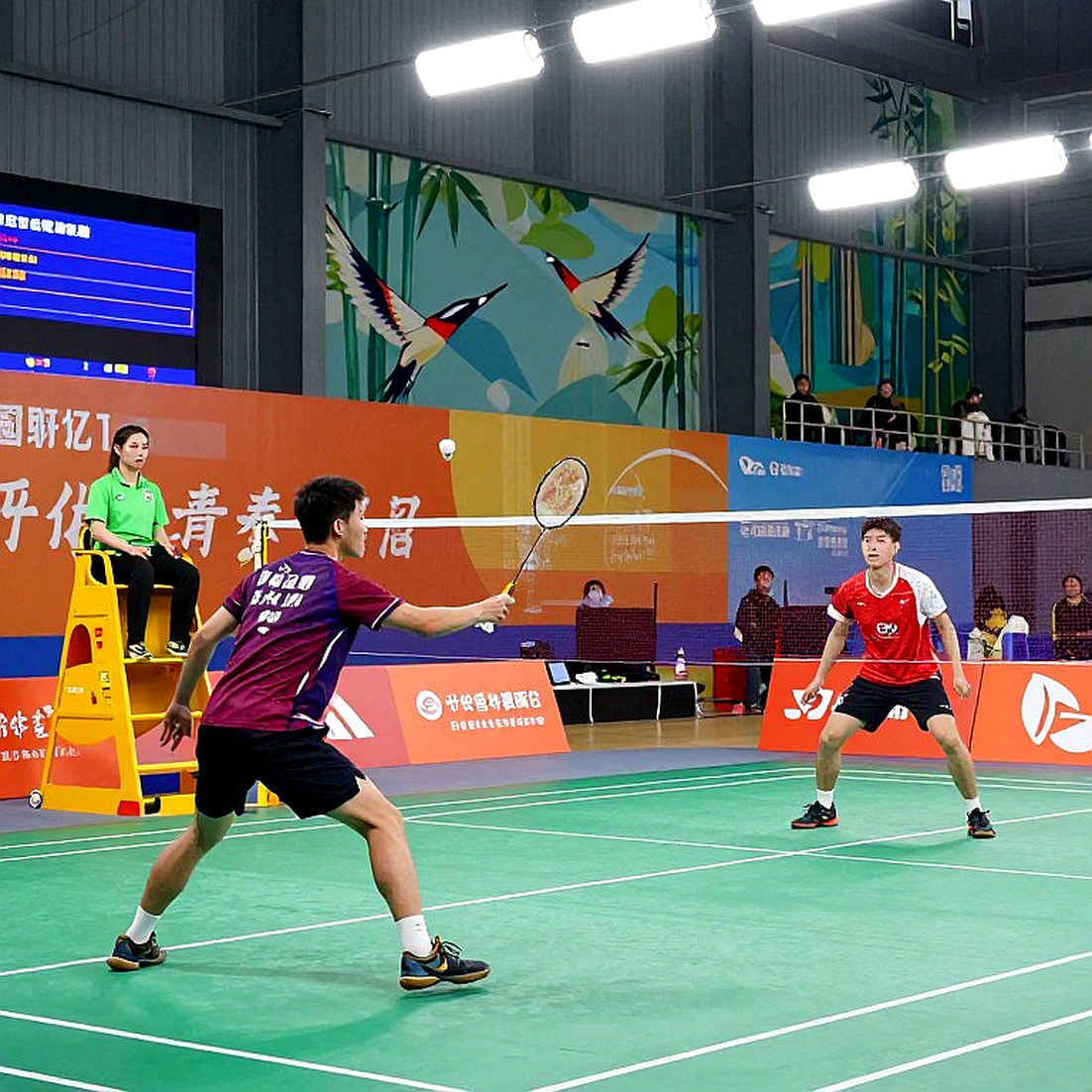 Alwi Farhan tập với Kento Momota trước Asian Games 2026: Khoảng trống dữ liệu và bài học thật của một buổi sparring