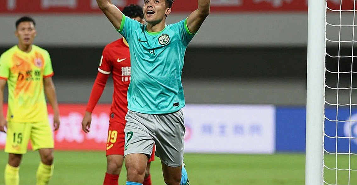 Ba bàn thắng sau phút 86 và cái cách Persib lật ngược thế cờ ở Thammasat