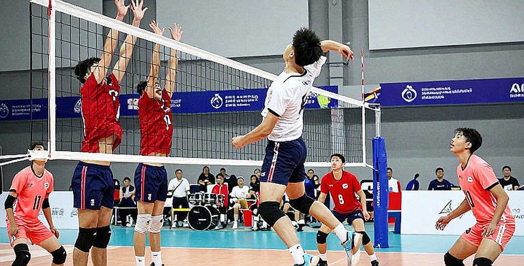 Nebraska quét Creighton 3-0 và lập kỷ lục 15.405 khán giả: Câu chuyện nằm ngoài bảng tỷ số Nebraska quét Creighton 3-0 và lập kỷ lục 15.405 khán giả: Câu chuyện nằm ngoài bảng tỷ số