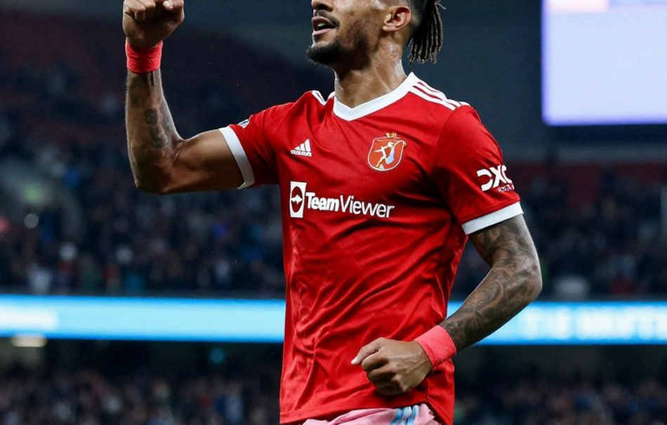 Bóng đá Việt Nam: Giấy phép AFC và dòng tiền định hình cuộc chơi V.League