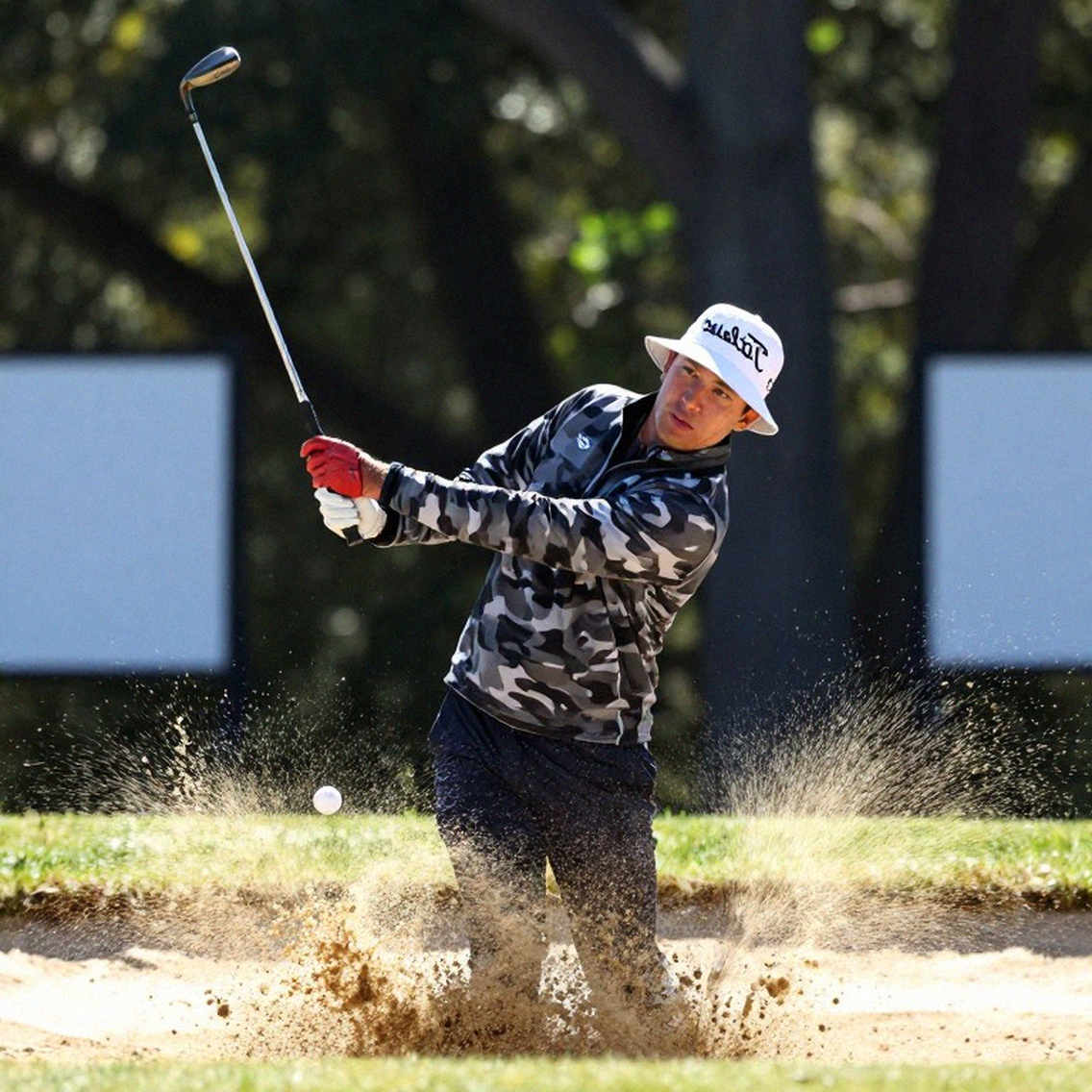 Professional Golf Between Two Currents: Money, Metrics and an Unanswered Question