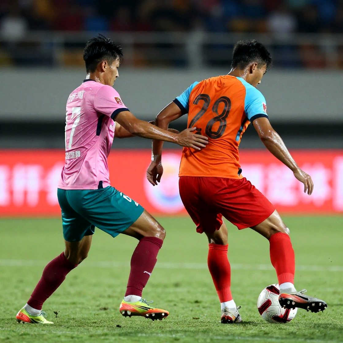 Van Bommel không hứa, Jesus đã hứa: một chiếc ghế dự bị và hai cách nói