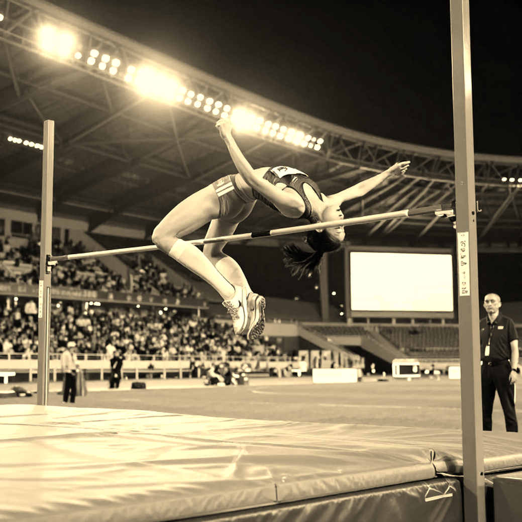 Keely Hodgkinson, bộ speed suit Nike và con số 1:56.40 mà khí động học không kể hết